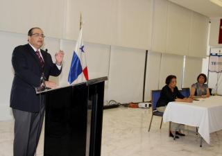 Ministro de Salud reafirma compromiso con el diálogo y anuncia cronograma de pagos pendientes al personal de Salud