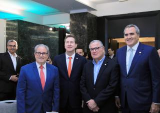 Ministro de Salud participa en la toma de posesión de la nueva Junta Directiva del SIP