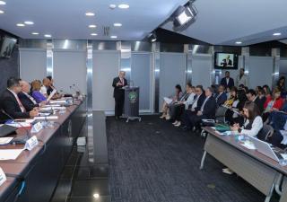 Ministro de Salud responde cuestionario ante la Comisión de Trabajo, Salud y Desarrollo Social