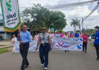 Caminata en Los Santos reúne a más de 800 personas por la Cinta Rosada y Celeste