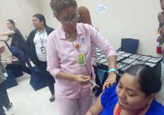 Funcionarios de Salud continúan las acciones que benefician a la población en general.