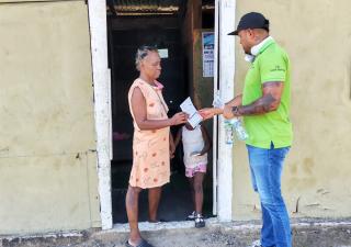 Autoridades y comunidad de Kuna Nega unen fuerzas en operativo de limpieza y fumigación contra el dengue