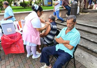  Minsa en Chiriquí sigue vacunando en parques y centros comerciales