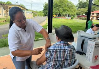 Centro de Salud de Río de Jesús realiza gira de atención médica en la comunidad de Utira