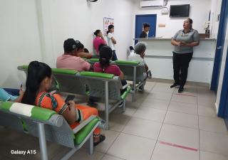 Los Santos fortalece la promoción de la salud con jornada de orientación en sala de espera