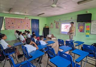 Escuela Los Ángeles se convierte en promotora de salud con acciones que fortalecen la prevención del dengue