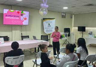 Policentro de Salud de Parque Lefevre promueve la lactancia materna con seminario educativo dirigido a madres y embarazadas
