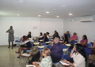  Salud capacita a colaboradores para promover ambientes laborales saludables 